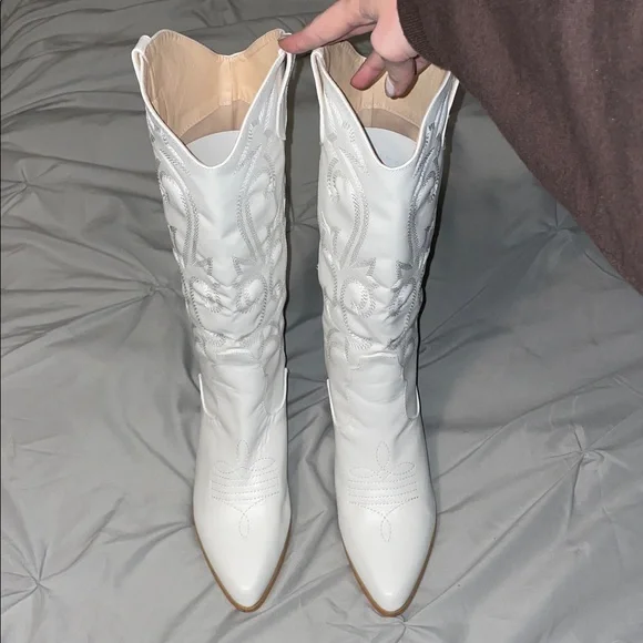 Point Toe Western Cowboy Boots - Picture 2 of 6